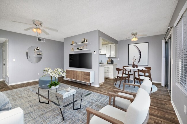 Building Photo - Villa Del Mar Apartments (new)