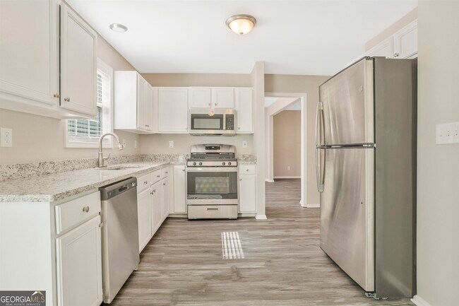 Building Photo - 1418 Westward Dr SW