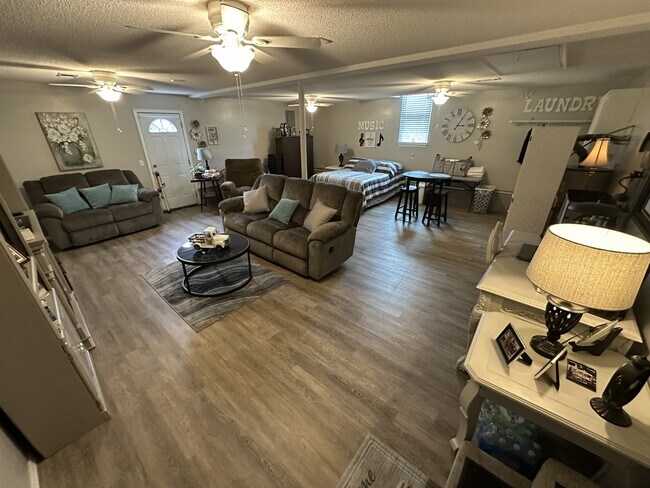 Building Photo - 808 Water View Ter