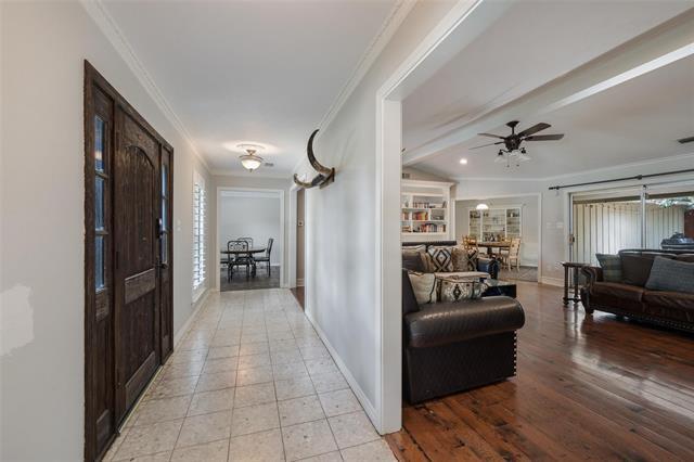 Foto del edificio - 6129 Glennox Ln