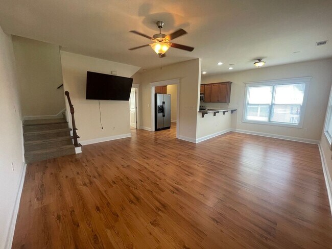 Foto del edificio - PRE-LEASING FOR AUGUST 2025!