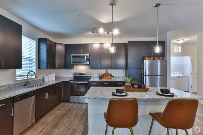 2HAB, 2BA - B2 - Burton Hills