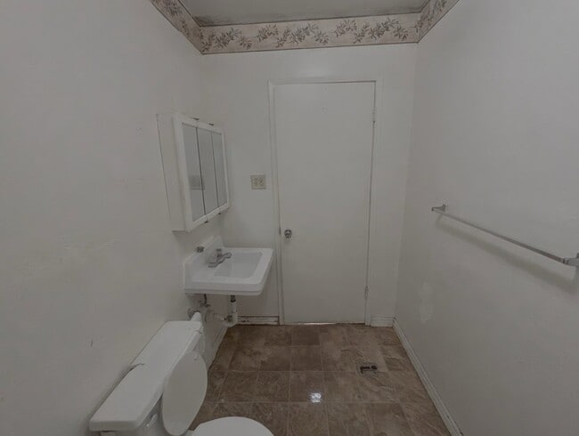 Photo - 634 N 8th W Apartment