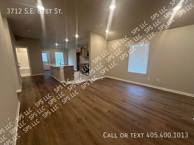 Building Photo - 3712 SE 81st St