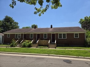 Building Photo - 2202 7th St