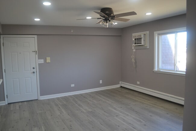 Foto del edificio - 7100 Laverne Ln