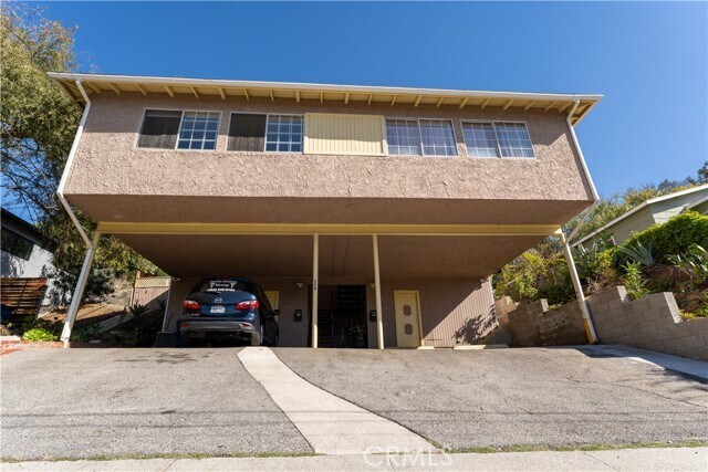Primary Photo - 550 Oleander Dr