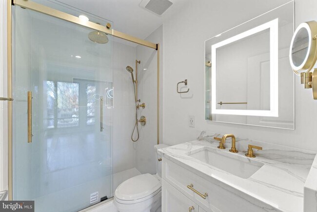 Foto del edificio - 1536 N Scott St