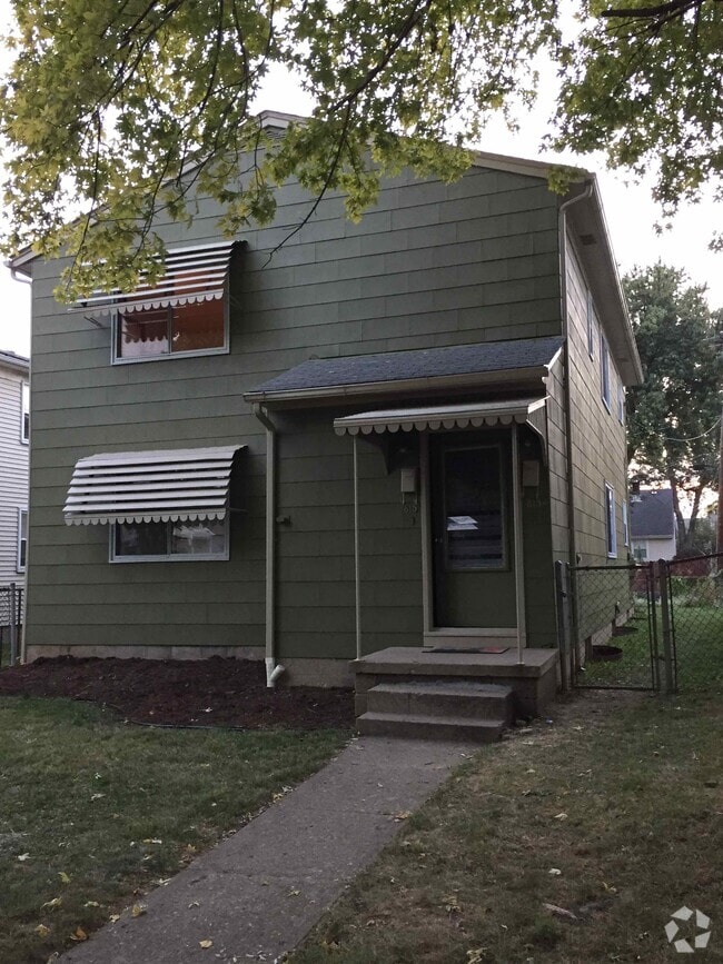 Building Photo - 815 Oxley Rd