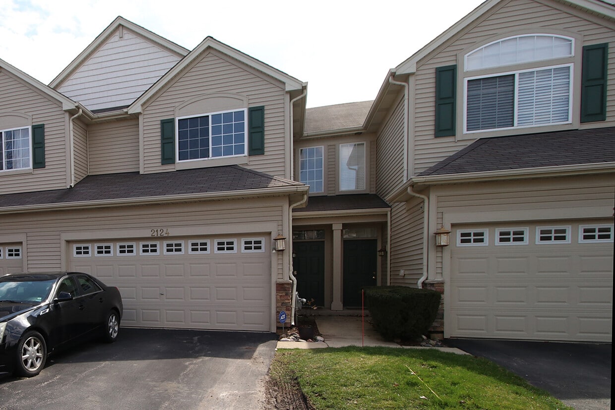 Primary Photo - 2124 Gallant Fox Cir