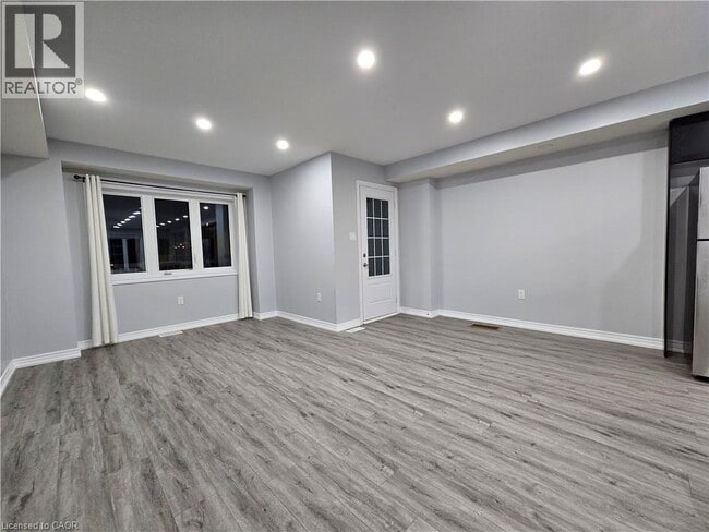 Building Photo - 404 Linden Dr