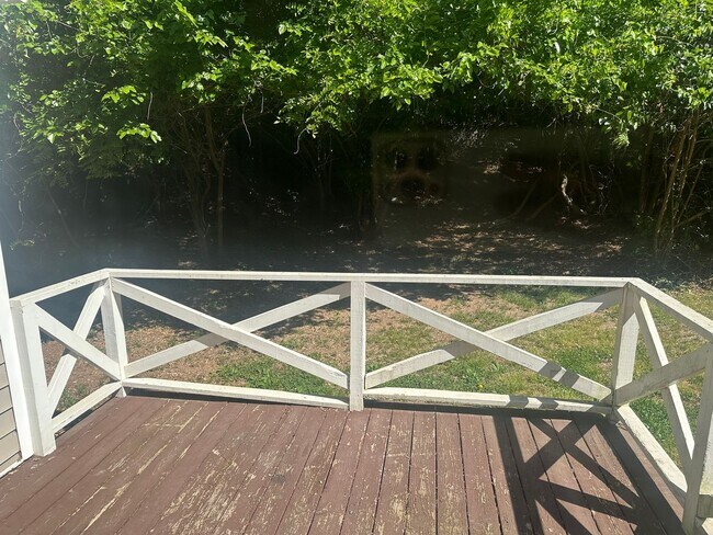 Foto del edificio - 3BR, 2BA Durham Home with Deck and LVP Flooring