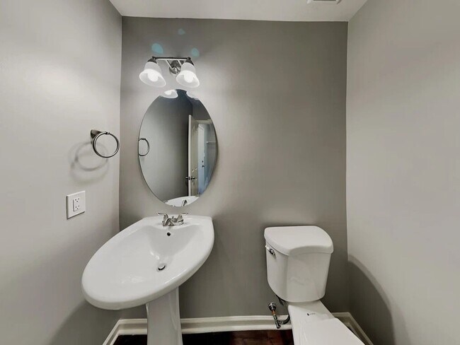Foto del edificio - 4819 S Tryon St