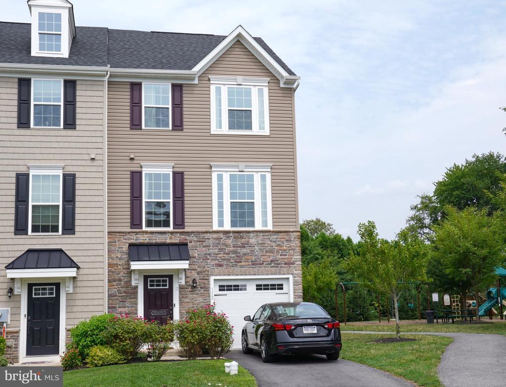 Primary Photo - 112 Mulberry Dr