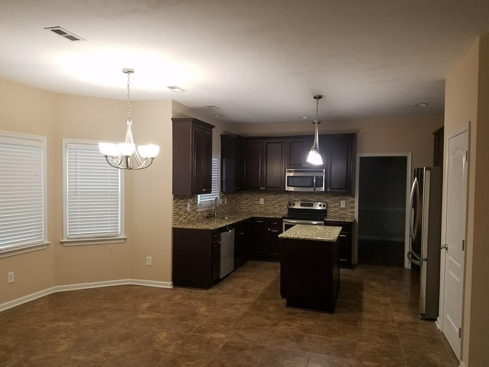 Primary Photo - Gorgeous two-story four-bedroom home in Po...