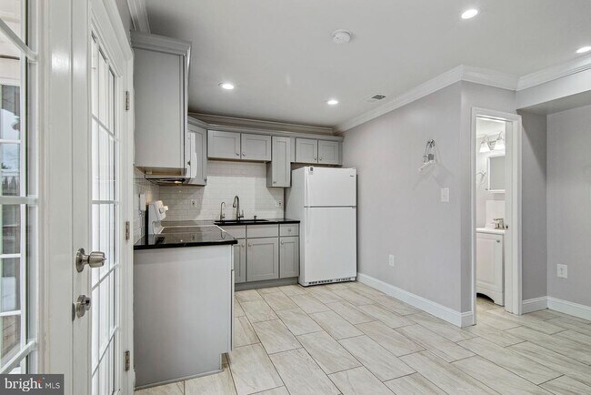 Foto del edificio - 9838 Town Ln