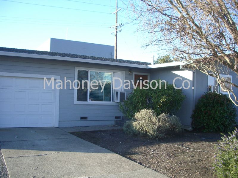 Primary Photo - 1401 E Madison St