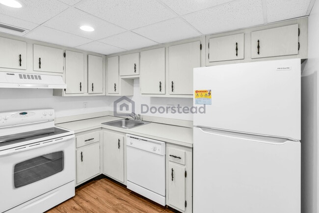 Foto del edificio - 4172 Inverrary Dr