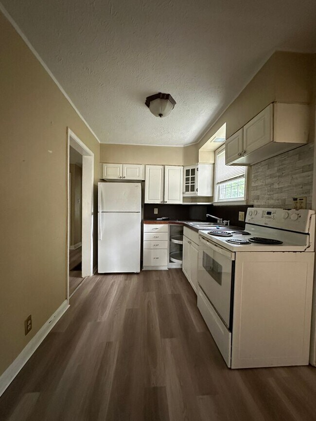 Foto del edificio - 1712 W Bethel Ave