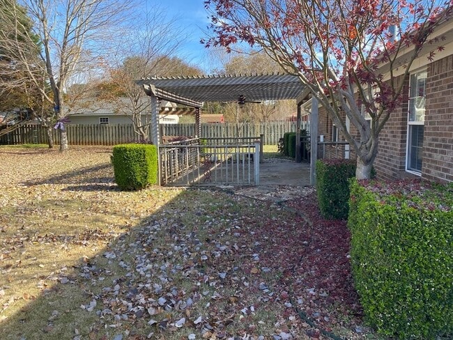 Building Photo - 113 Centennial Dr