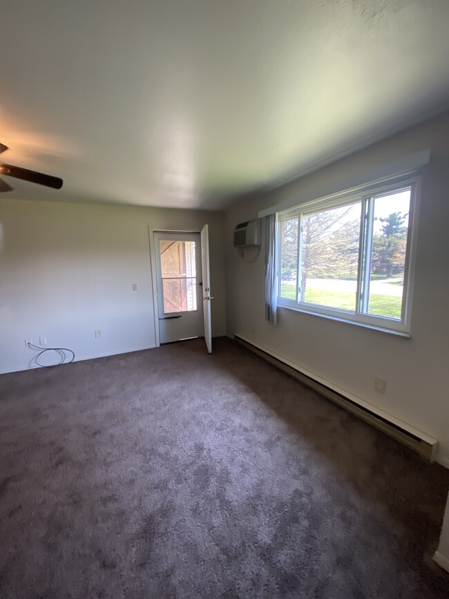 Foto del edificio - 7400 Crosscreek Dr