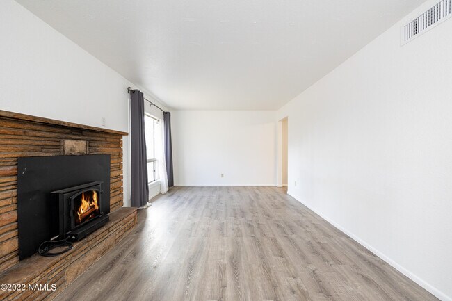 Building Photo - 3103 N Tindle Blvd