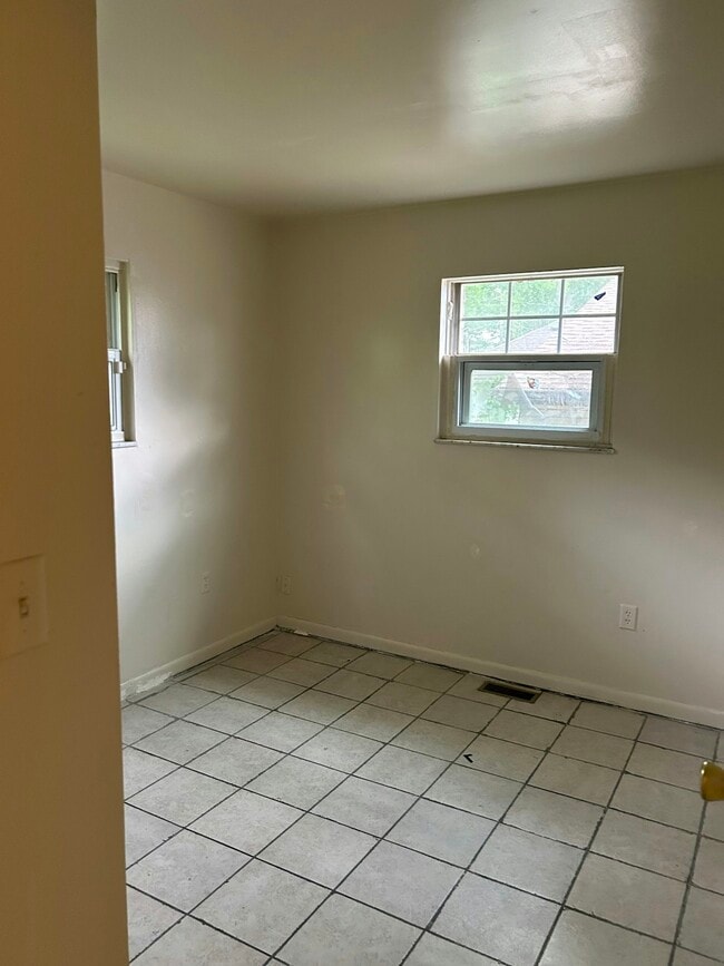 Building Photo - 4531 St Johns Ave