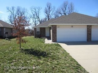 Foto principal - 1173 N Westwood Ave