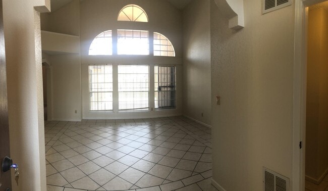 Building Photo - 12145 Tree Quail Ct