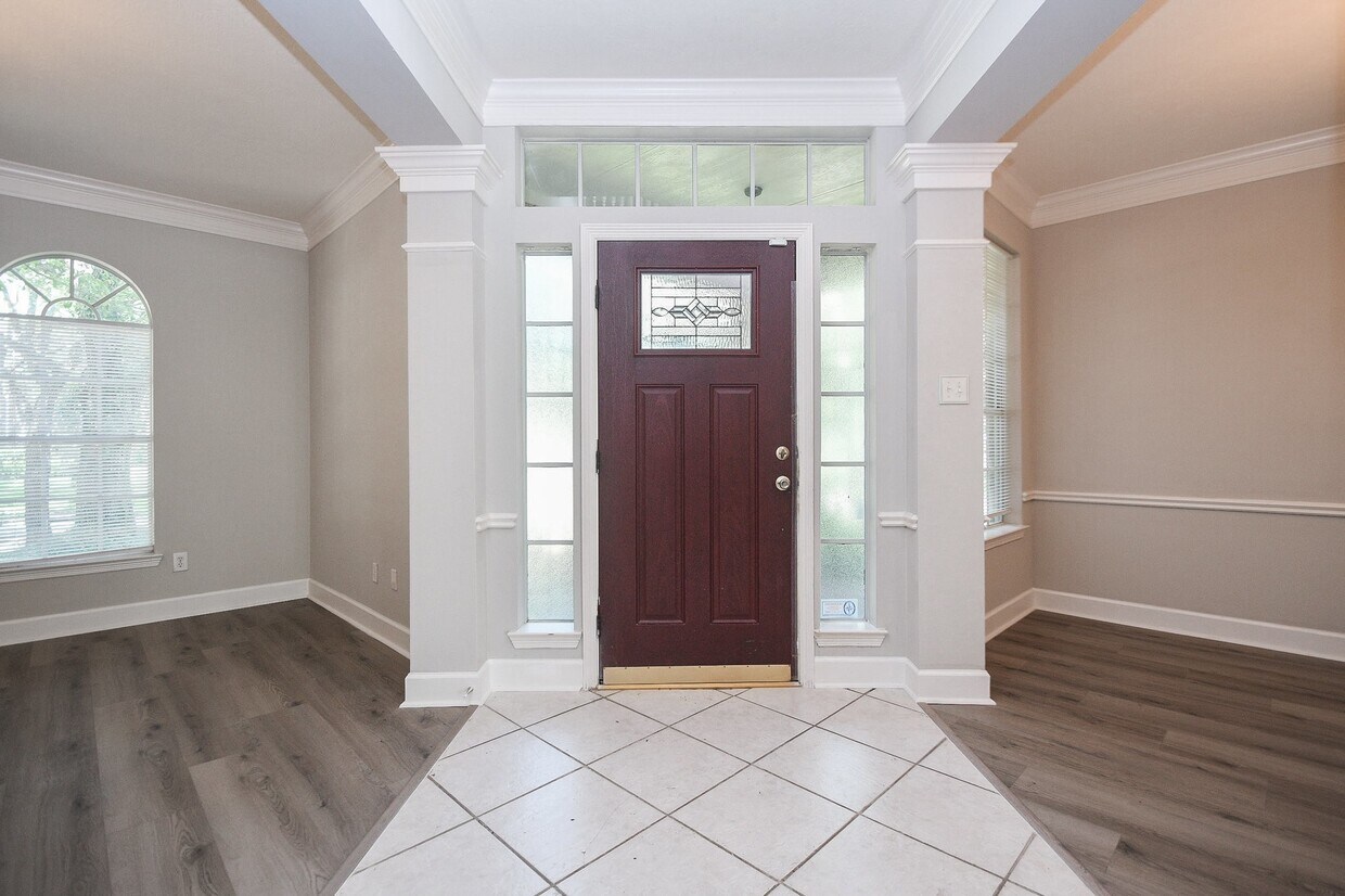 Foto principal - 1803 Red Bud Ln