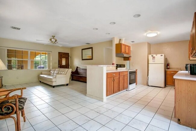 Building Photo - 4526 Sheldrake Dr