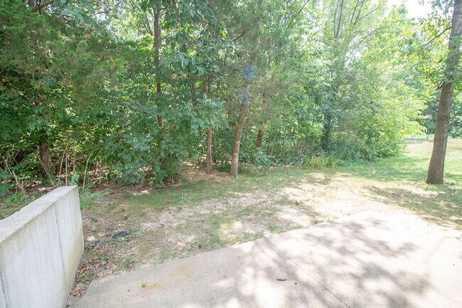 Foto del edificio - 5567-5569 Pinehurst Ln.