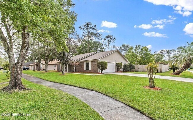 Building Photo - 4766 Dovetail Dr