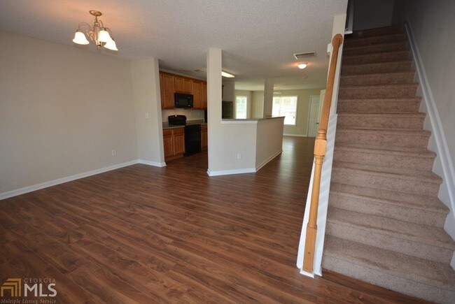 Building Photo - 617 Outlook Way