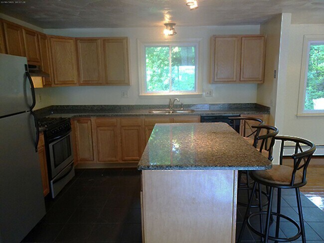 Foto del edificio - 204 Jerome St