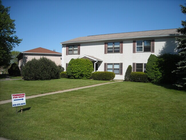 Front View - 845 Red Oak Trl