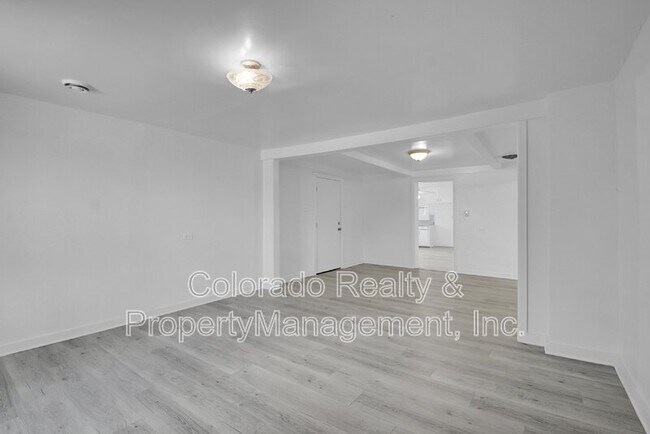 Building Photo - 6643 Irving St