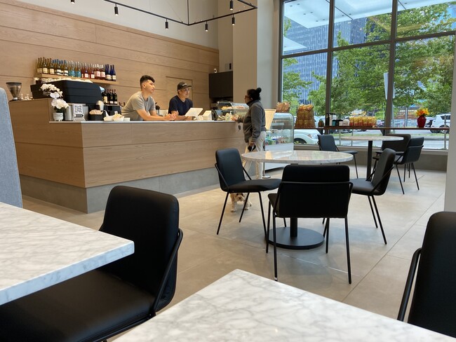 Lobby bar and Cafe - 2510 6th Ave