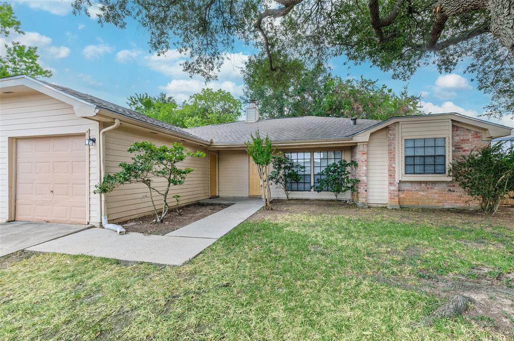 Primary Photo - 10118 Emerald Oaks Dr