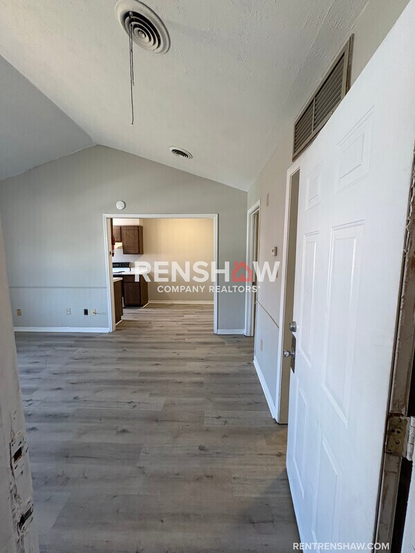 Building Photo - 268 Greenfield Dr