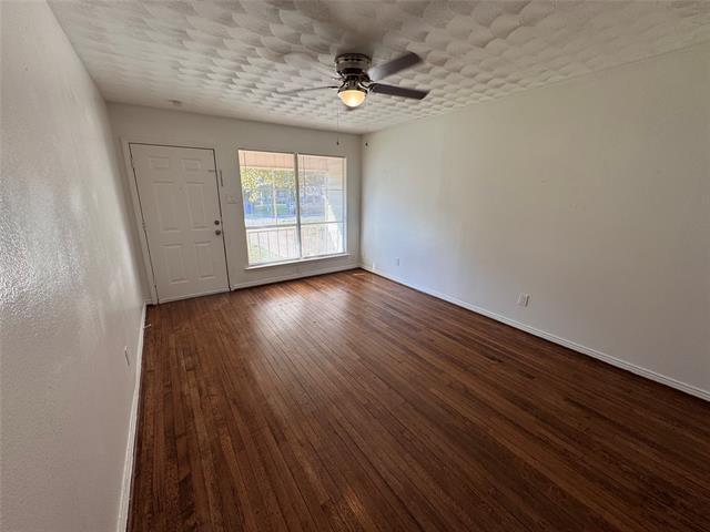 Foto del edificio - 9027 Cardella Ave