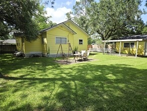 Building Photo - 109 Sunnyview Ave