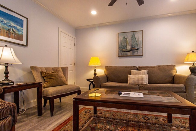 Building Photo - 717 Lancaster Ave