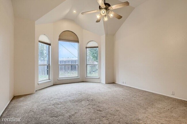 Foto del edificio - 5 br, 4 bath House - 4226 Luckenbach Rd