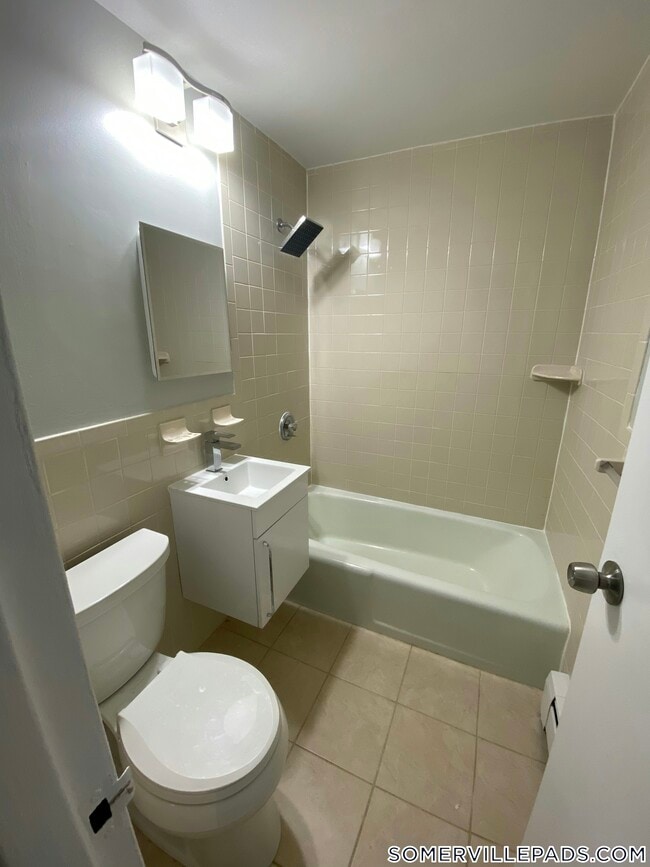 Building Photo - 14 Murdock St