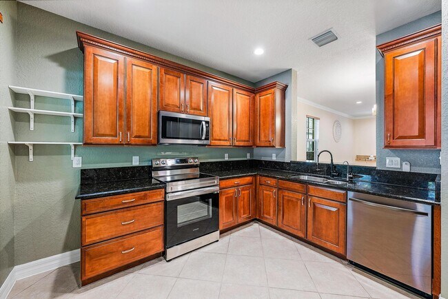 Building Photo - 203 E Bay Cedar Cir