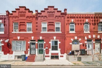 Building Photo - 2227 Page St