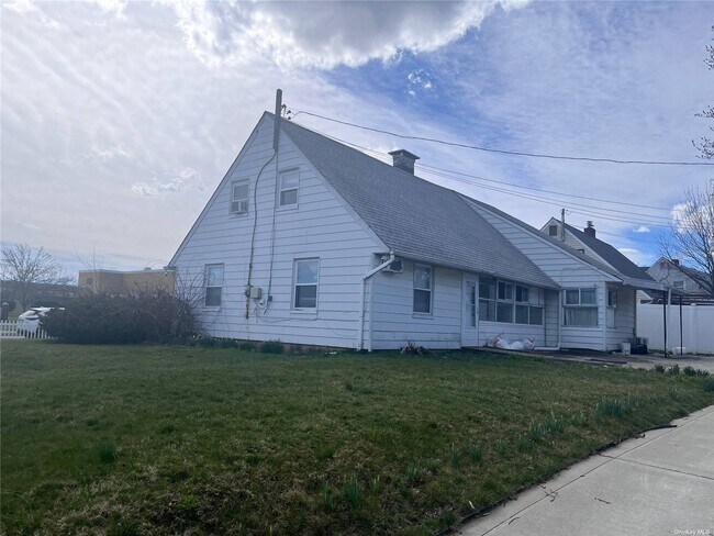 Building Photo - 133 Abbey Ln