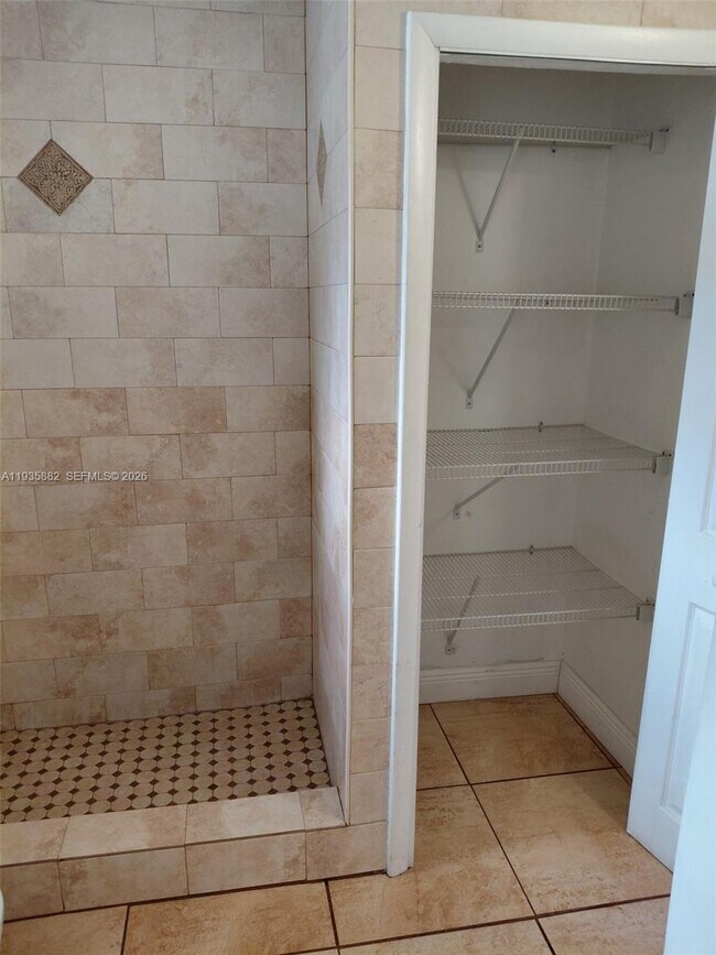 Foto del edificio - 3503 SW 24th St