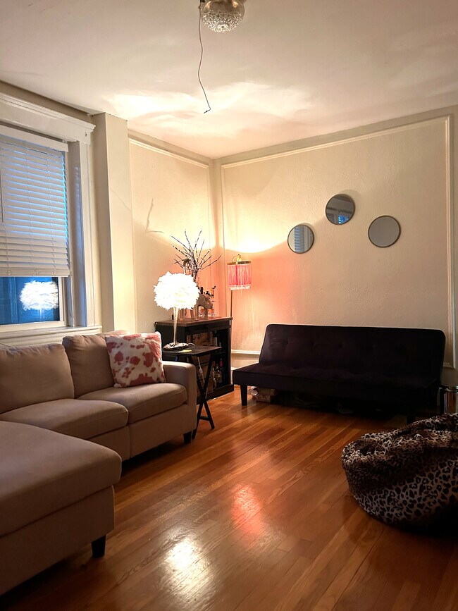 Building Photo - 2001 Commonwealth Ave